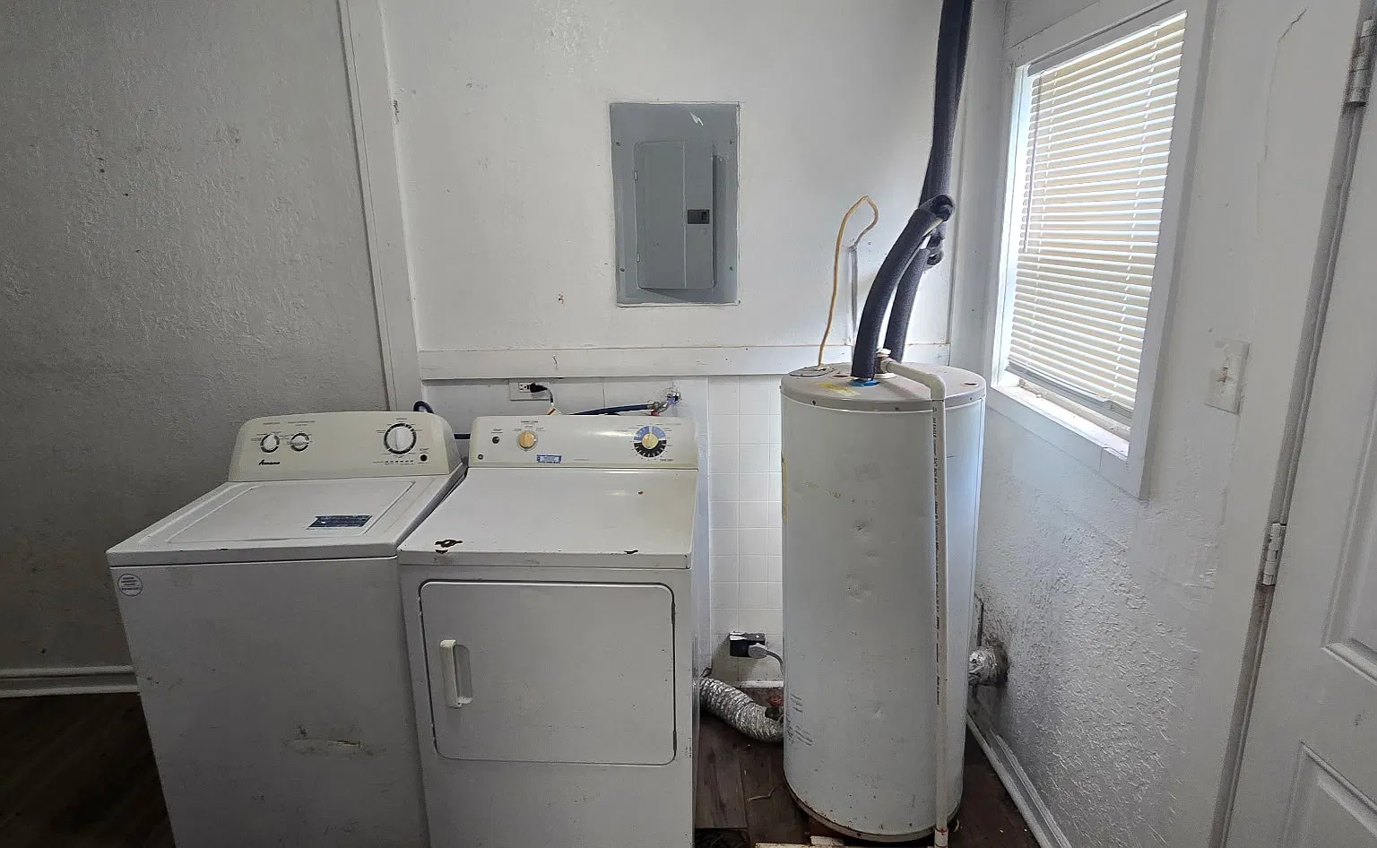 2 bed, 864 sqft, $950 — Photo 2