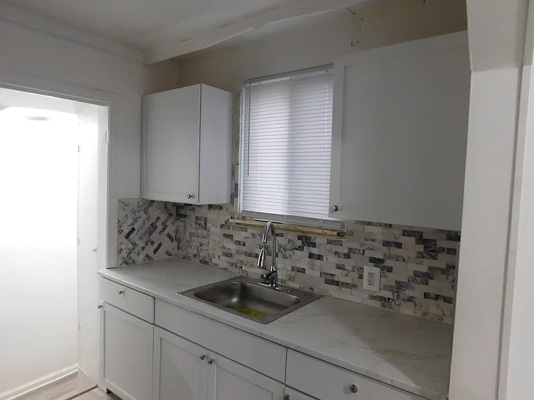 6490 Stahelin Ave — Photo 9