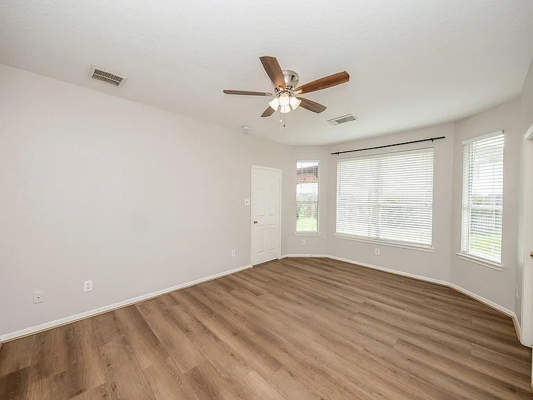 14618 Rochelle Ct — Photo 23