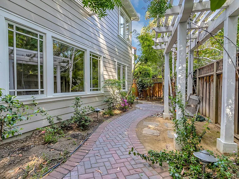 121 Boyer Ln — Photo 44