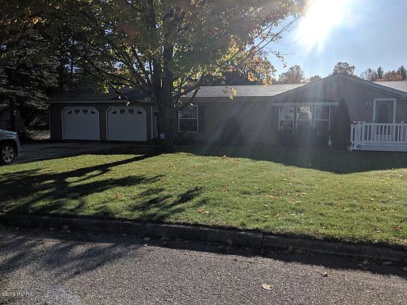 2nd image of 139 Park Pl