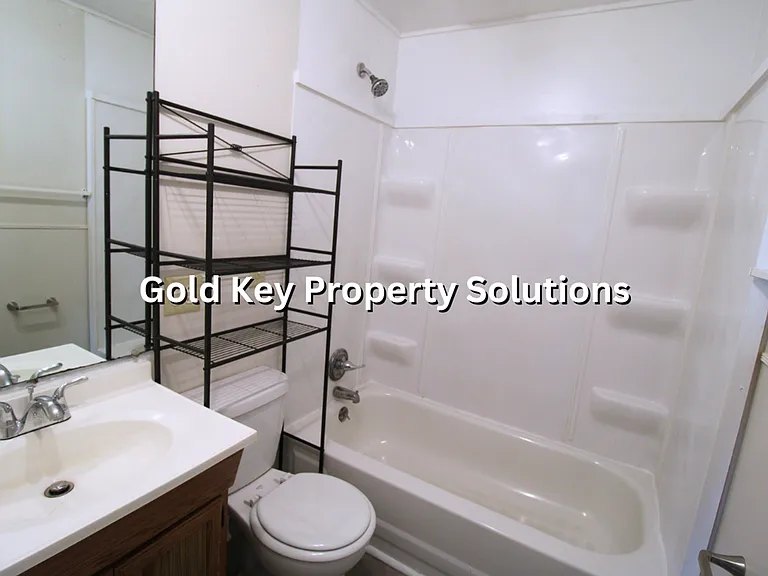 706 University Blvd — Photo 17