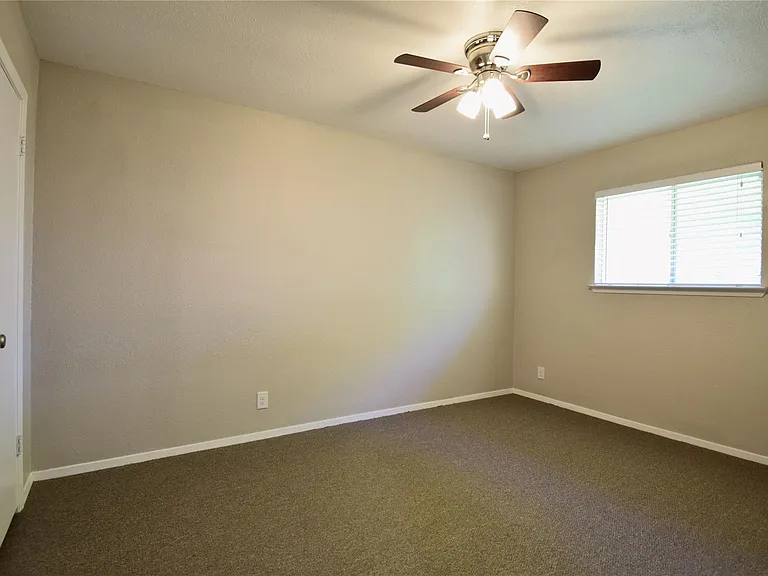5936 Cherry Loop #B — Photo 15