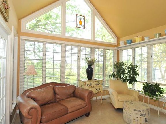2nd image of 3055 Waterbury Ct
