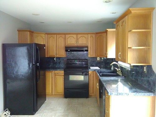 5th image of 836 Morrison St