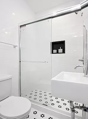 Rented by Fave Realty Inc | media 20