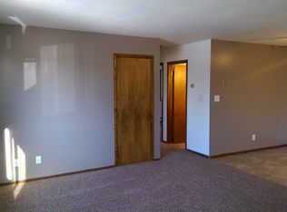 611 Eglon Ave S APT 2, Glyndon, MN 56547