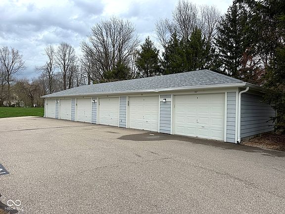 5th image of 8104 Glenwillow Ln Unit 208