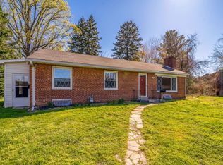 2227 Grayson Pl, Falls Church, VA 22043