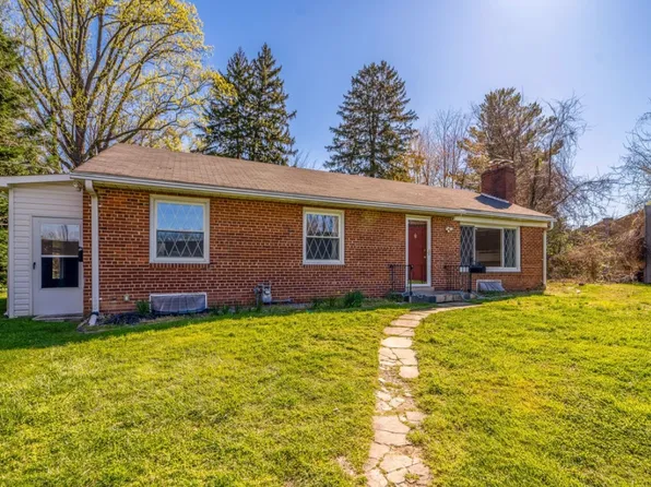 2227 Grayson Pl, Falls Church, VA 22043
