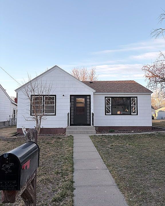 1st image of 821 Howell Ave