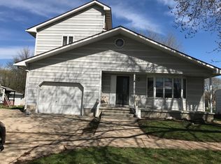 519 Oneida St, Storm Lake, IA 50588