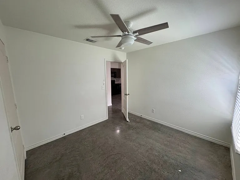 6115 Amelia Earhart Blvd — Photo 14