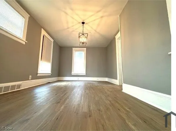 10635 Dupont Ave, Cleveland, OH 44108