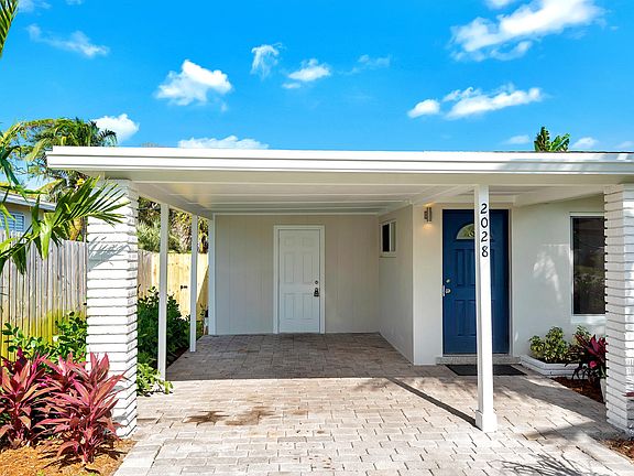 4th image of 2028 Collier Ave