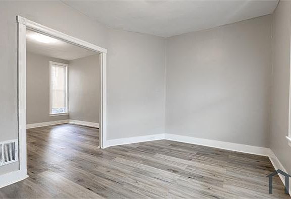 3rd image of 4404 N Orianna St