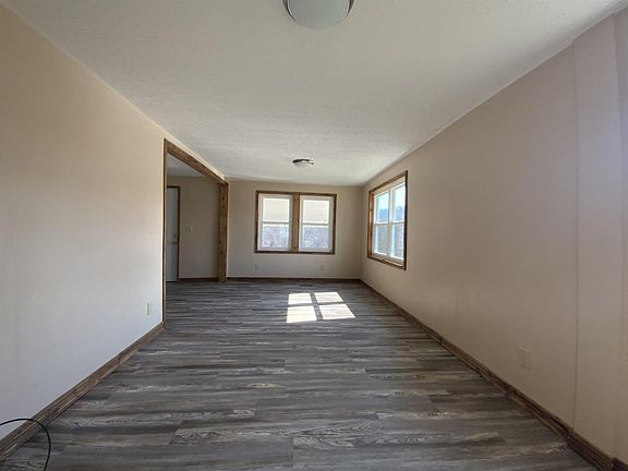 4th image of 131 Roanoke Cir