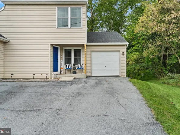 9113 Joyce Ln, Hummelstown, PA 17036