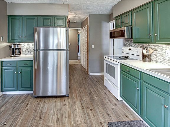 3rd image of 605 Lindbergh Blvd