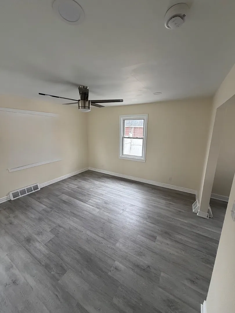 501 Pearl Harbor St - 501 — Photo 1