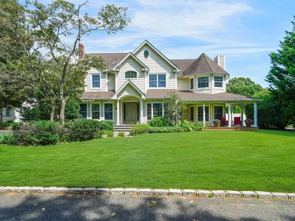 269 Oakwood Road, Oakdale, NY 11769