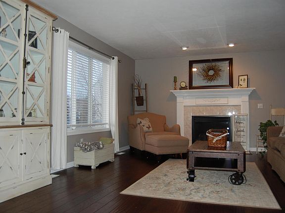 2nd image of 7651 Schoolside Dr