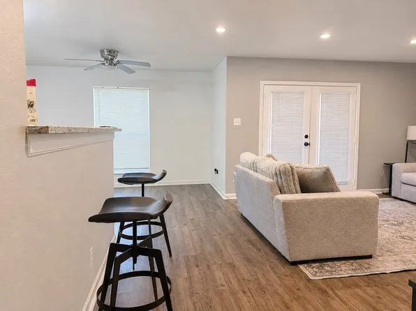 524 Cole Ave, Saginaw, TX 76179