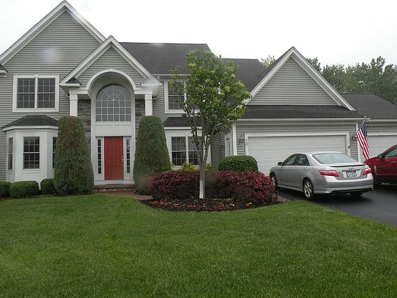 2nd image of 10 Hyacinth Ln