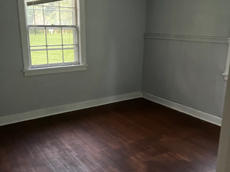 215 Dellrose Dr — Photo 5