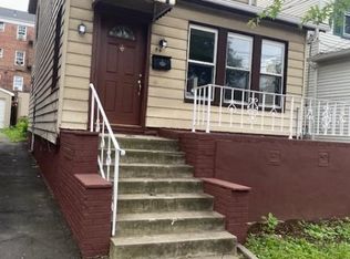 54 Rutgers St, Irvington, NJ 07111