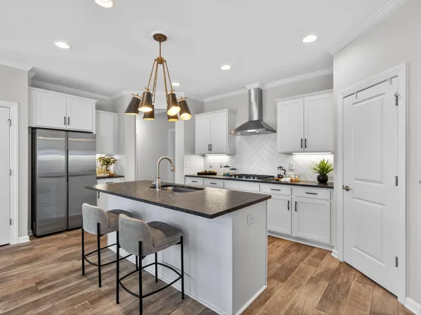 717 Churton Pl, Cary, NC 27518