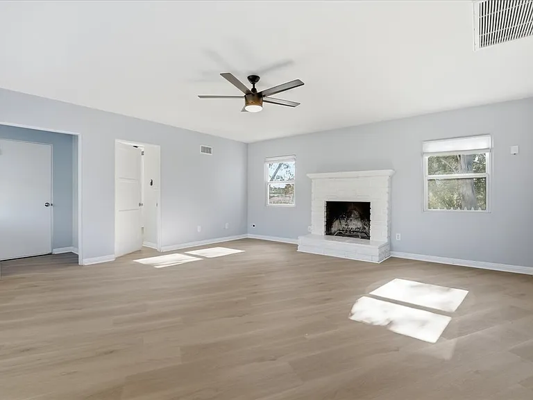 3875 Grandview Pl — Photo 10