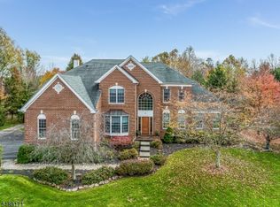 4 Perry Rd, Annandale, NJ 08801