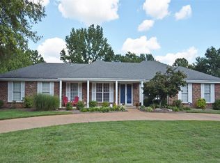 9883 Regency Pl, Saint Louis, MO