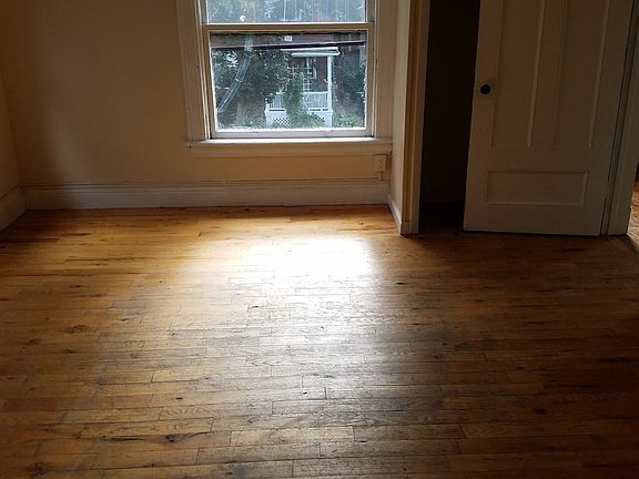 5th image of 439 Meigs St APT 3
