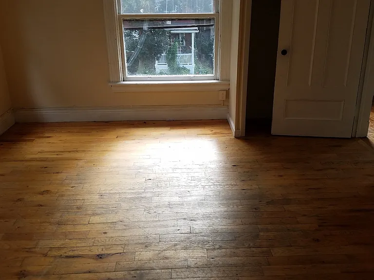 439 Meigs St — Photo 5