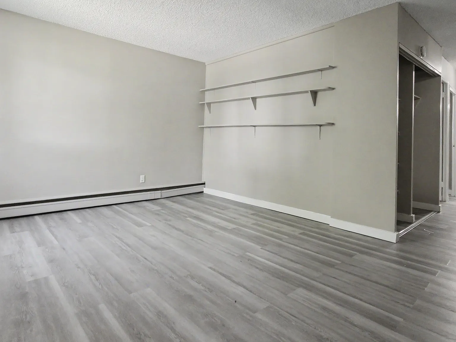 Tiffany Apartments — Photo 2