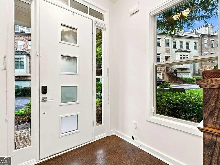 826 Canterbury Overlook — Photo 3
