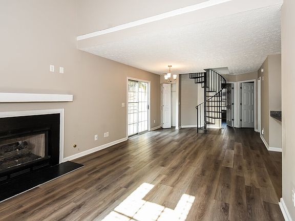 5th image of 406 Rankin Ct