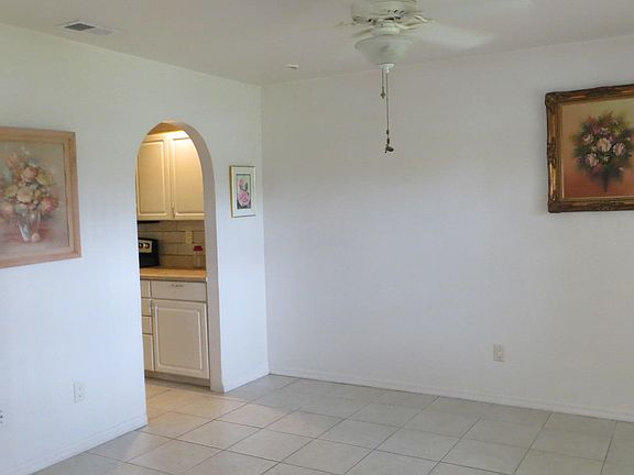 2nd image of 767 Flamingo Dr #A