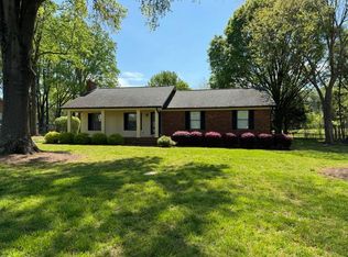 1616 Oak Trail Ln, Charlotte, NC 28216