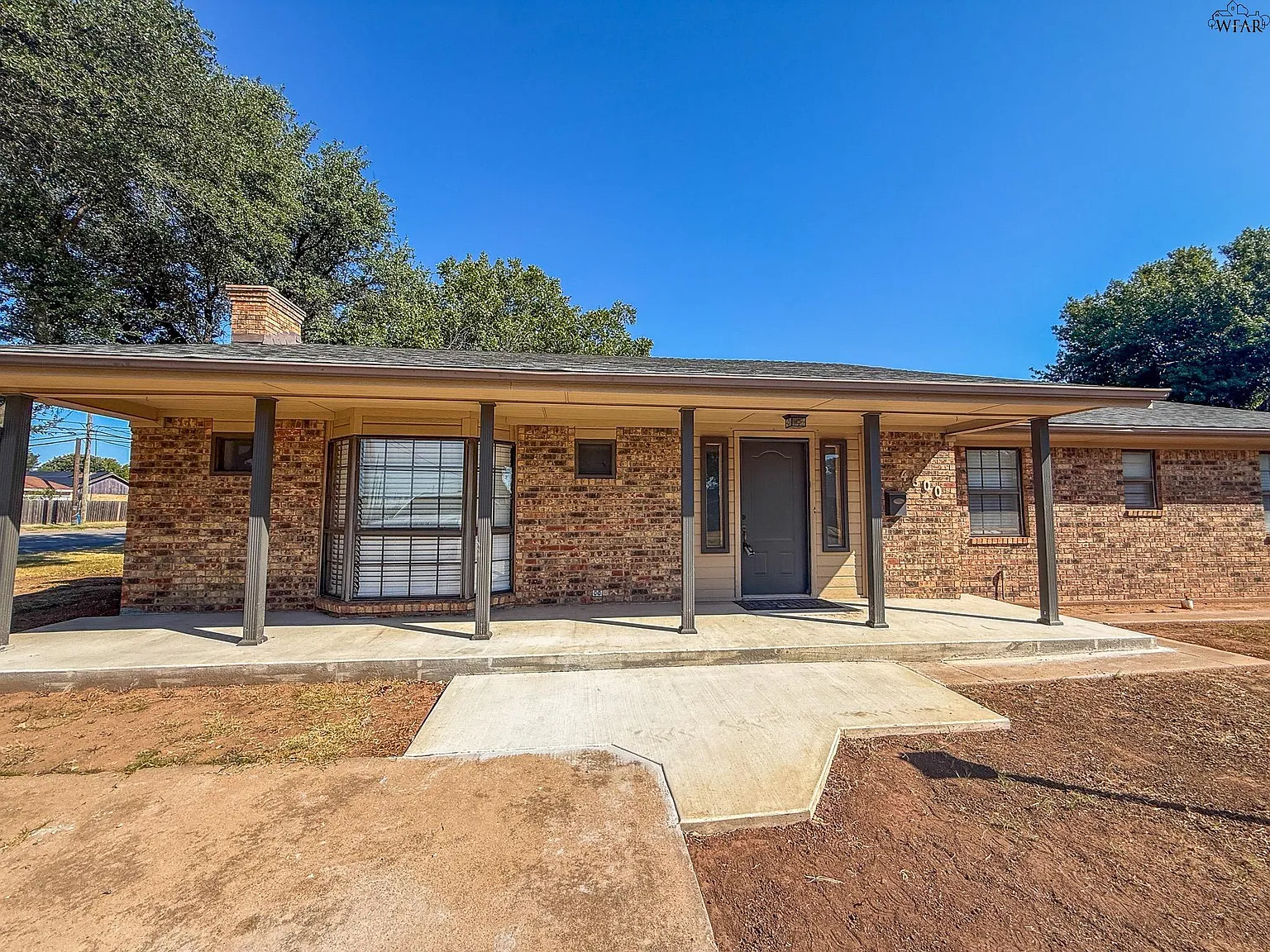 3 bed, 2.0 bath, 1687 sqft, $1,750 — Photo 2
