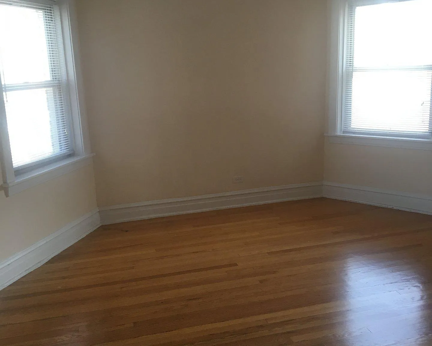 3 bed, $2,400 — Photo 4
