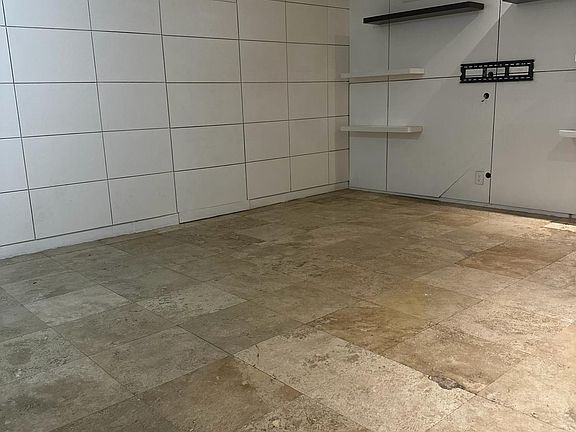 2nd image of 304 SW 8th St