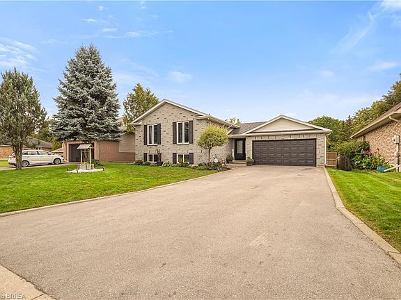2nd image of 26 Macpherson Dr