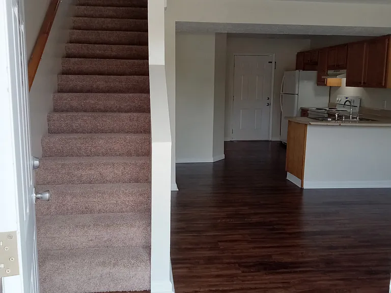 312 Kenova Ave — Photo 7