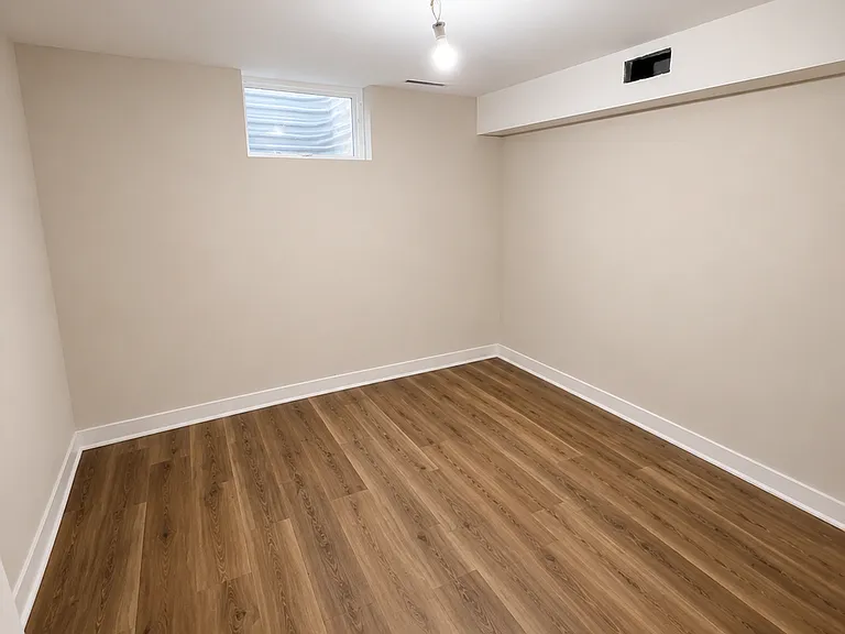 14135 S La Salle St — Photo 3