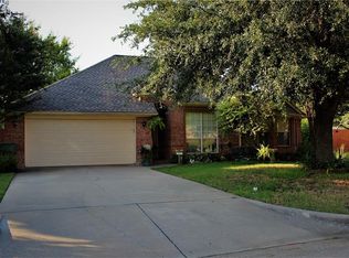 1604 Farmington Dr, Mansfield, TX 76063