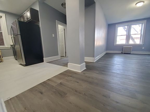5th image of 251 Lafayette Ave #4E