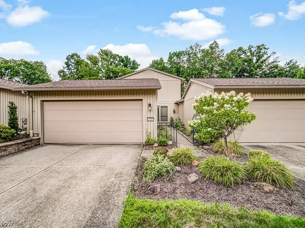 19319 Idlewood Trl, Strongsville, OH 44149